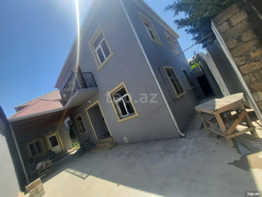 Satılır 5 otaqlı həyət evi
