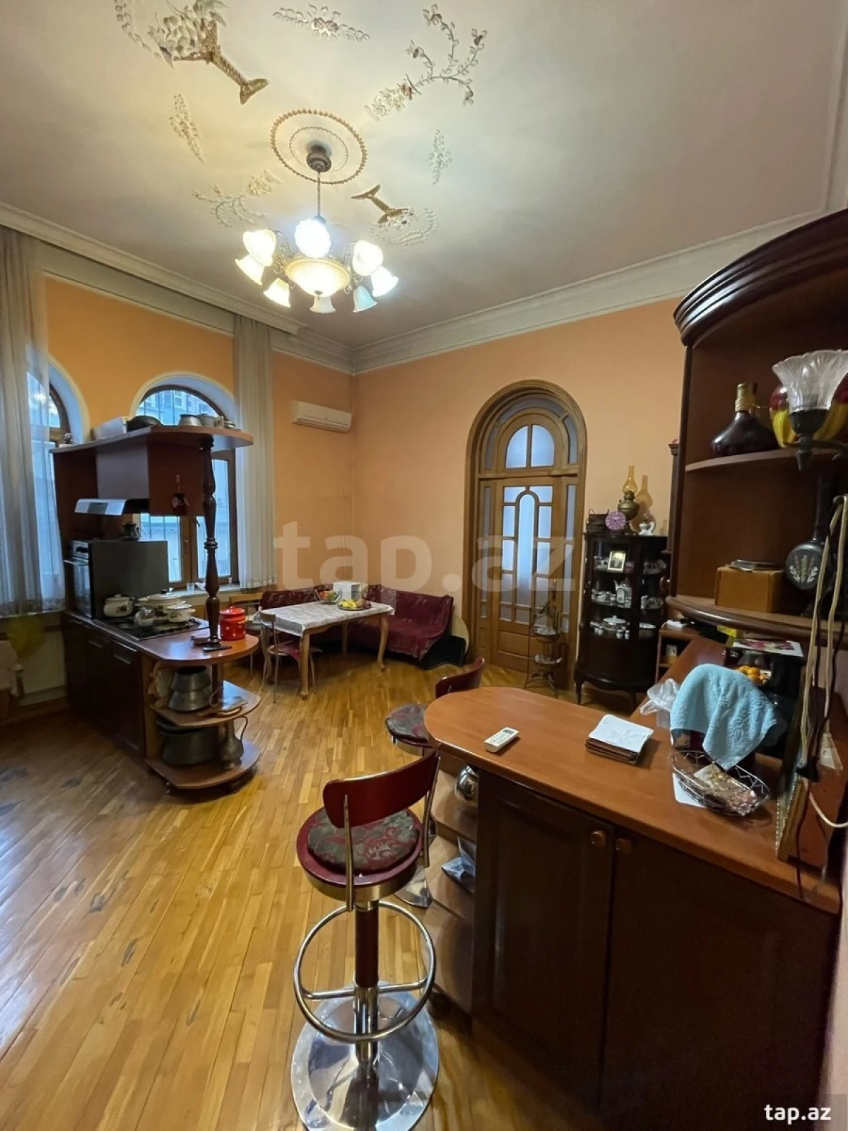 Satılır 20 otaqlı həyət evi