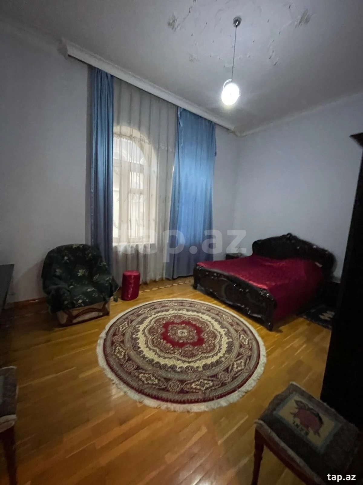 Satılır 20 otaqlı həyət evi