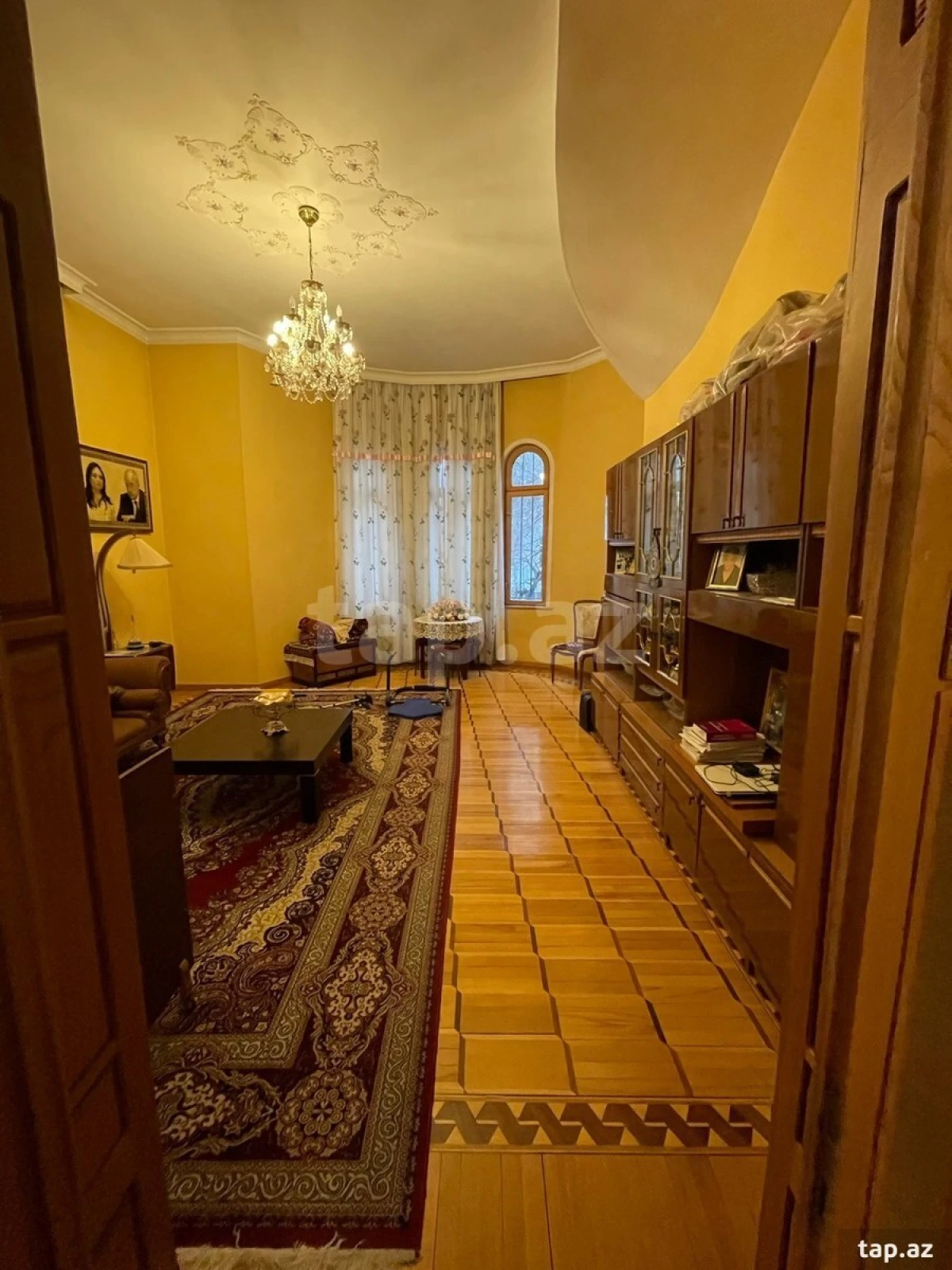 Satılır 20 otaqlı həyət evi