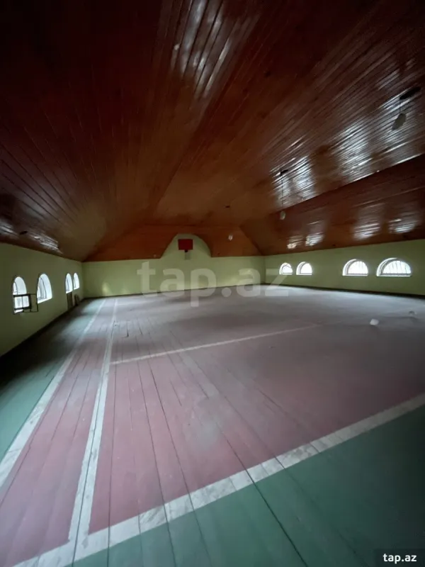 Satılır 20 otaqlı həyət evi