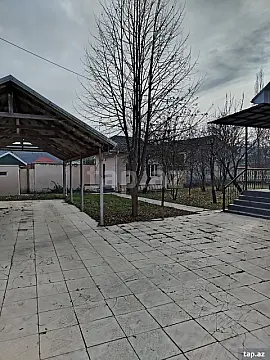 Satılır 5 otaqlı həyət evi