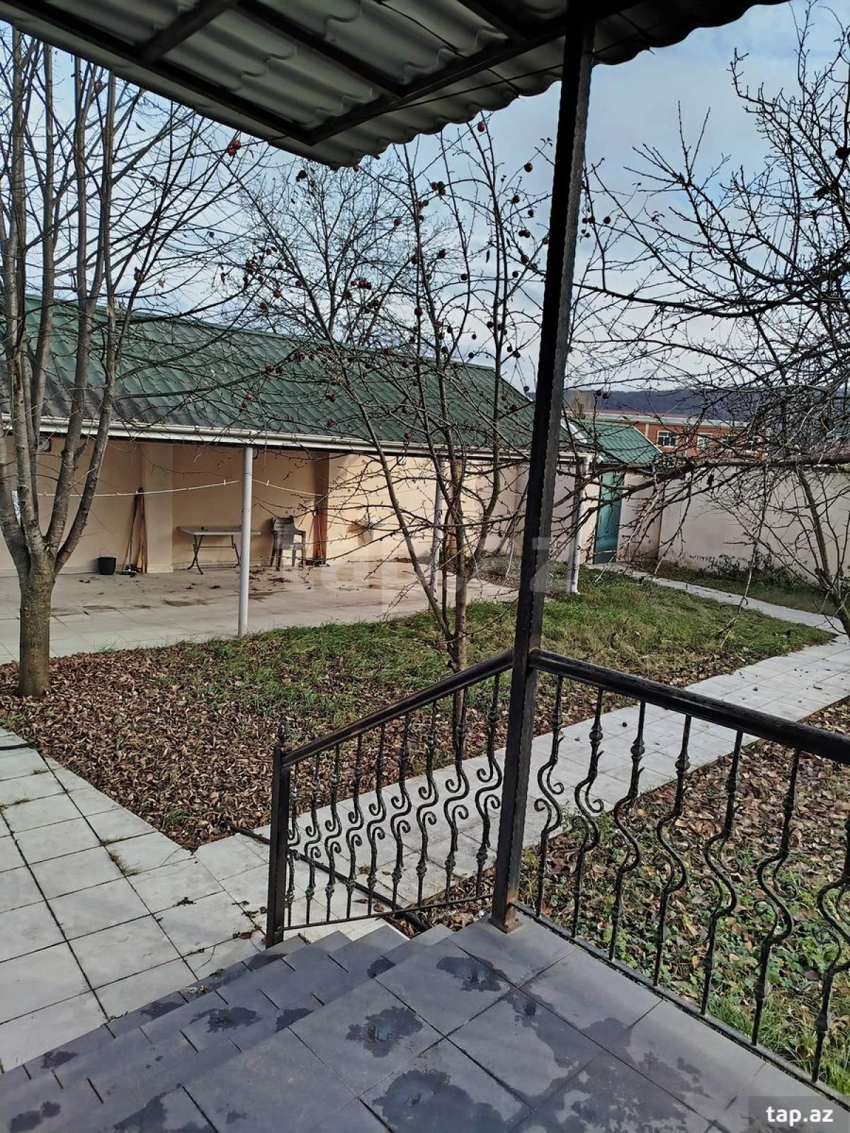 Satılır 5 otaqlı həyət evi