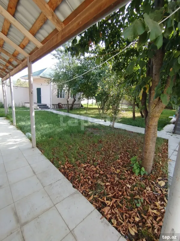 Satılır 5 otaqlı həyət evi