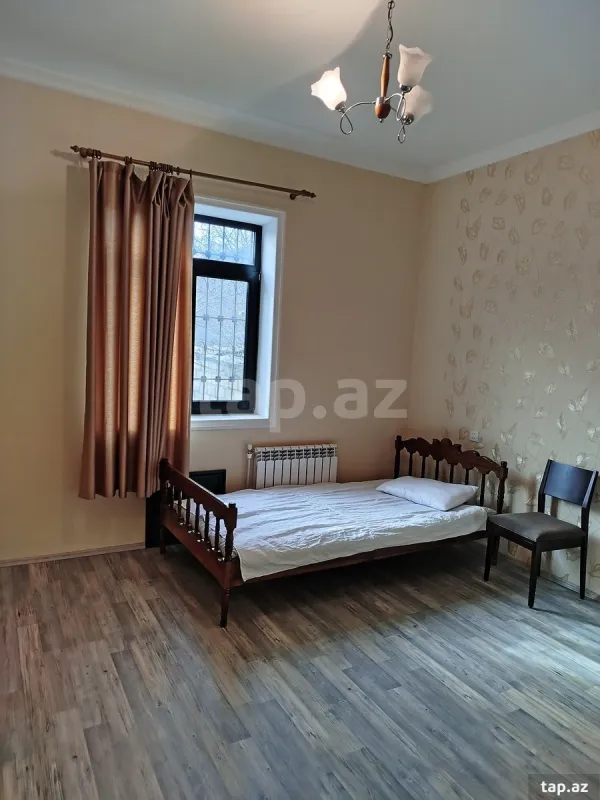 Satılır 5 otaqlı həyət evi