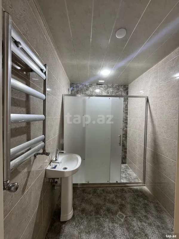 Kirayə verilir 3 otaqlı yeni tikili 115 m²