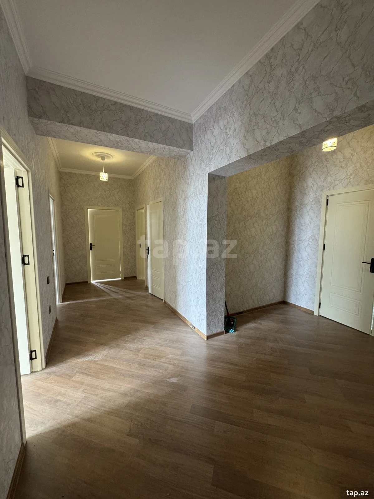 Kirayə verilir 3 otaqlı yeni tikili 115 m²