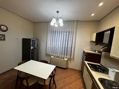Kirayə verilir 7 otaqlı yeni tikili 340 m²