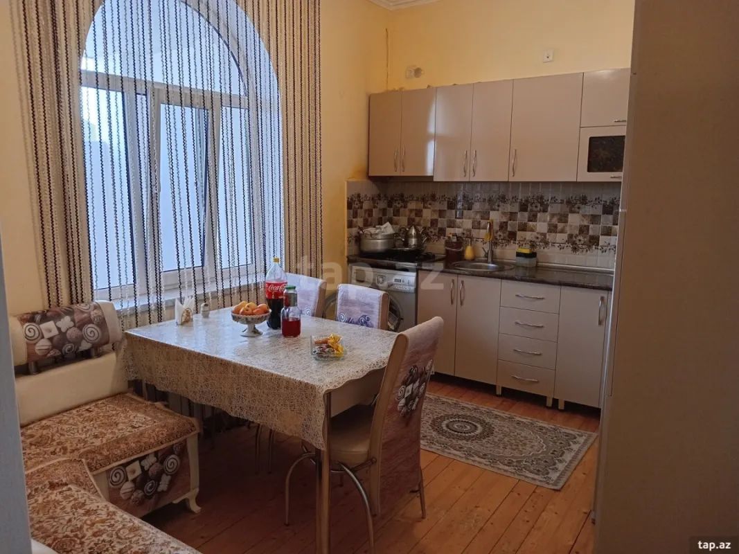 Satılır 4 otaqlı həyət evi