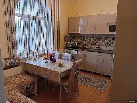 Satılır 4 otaqlı həyət evi