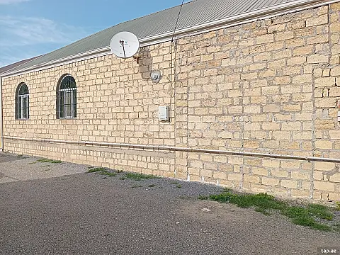 Satılır 4 otaqlı həyət evi