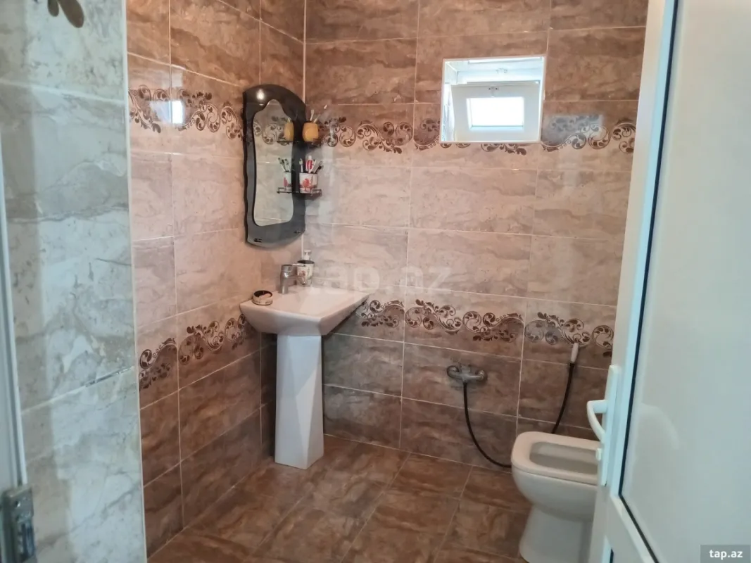 Satılır 4 otaqlı həyət evi