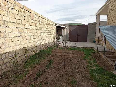 Satılır 4 otaqlı həyət evi