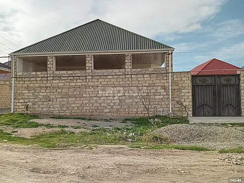 Satılır 4 otaqlı həyət evi