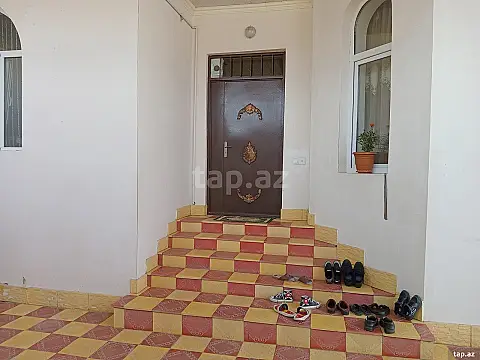 Satılır 4 otaqlı həyət evi