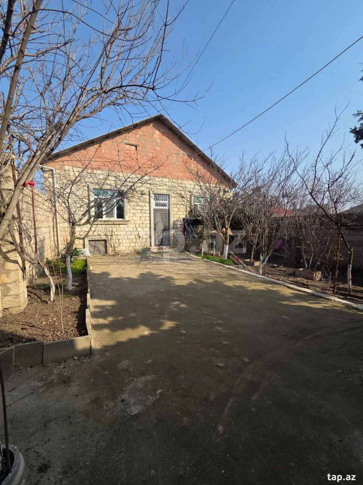 Satılır 3 otaqlı həyət evi