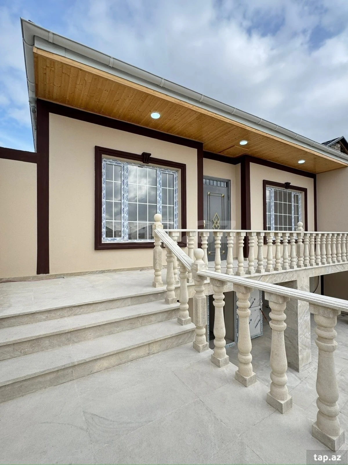 Satılır 3 otaqlı həyət evi