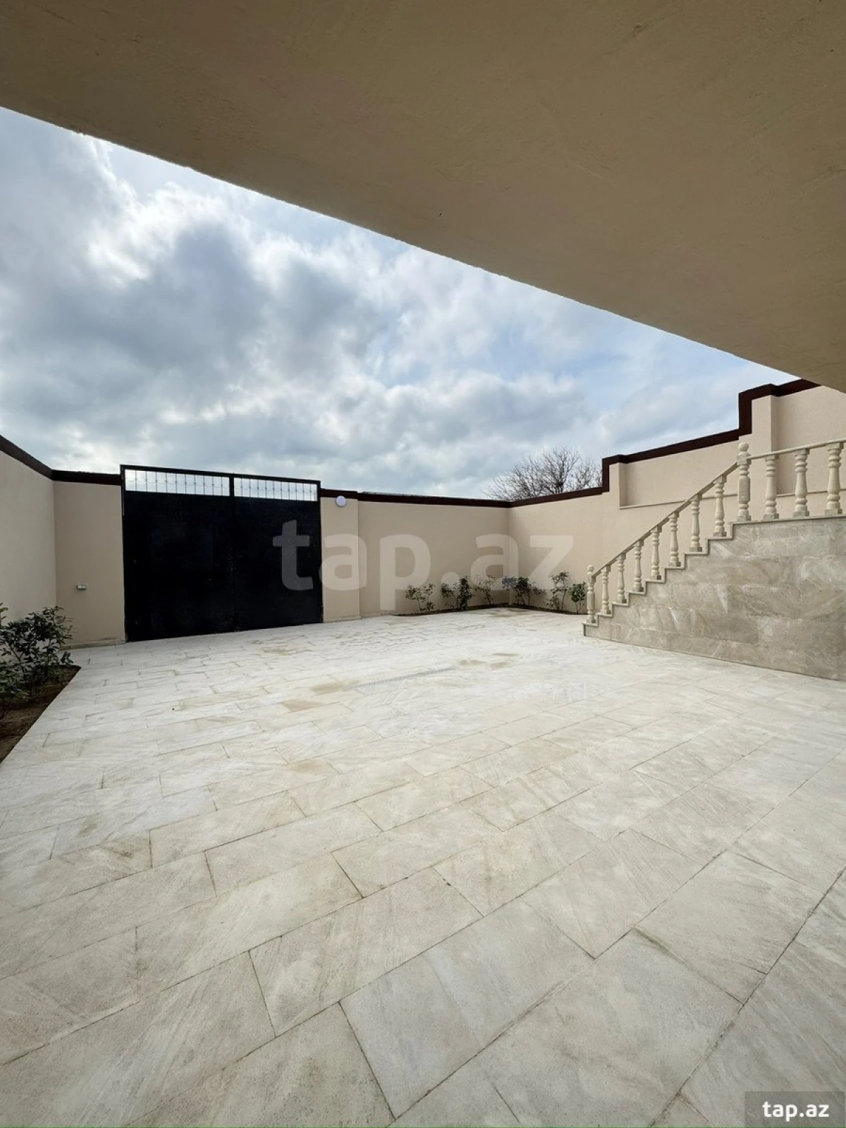 Satılır 3 otaqlı həyət evi