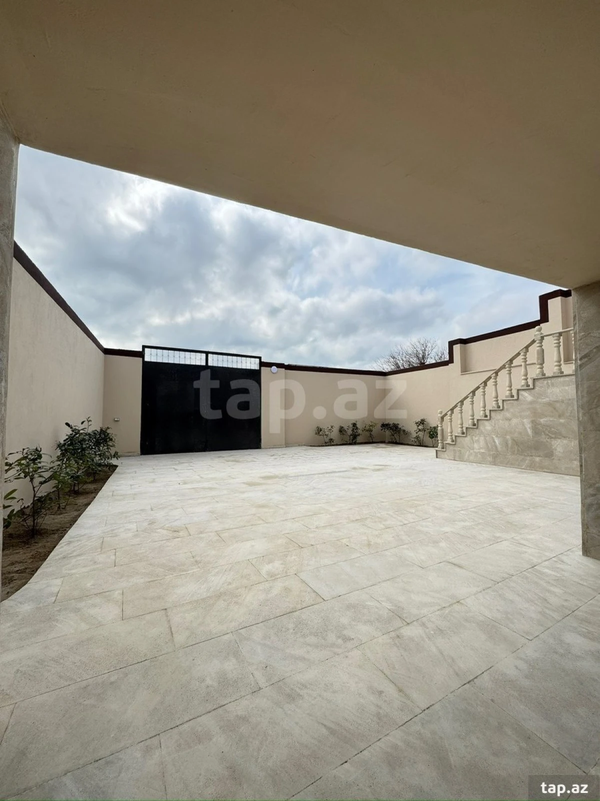 Satılır 3 otaqlı həyət evi