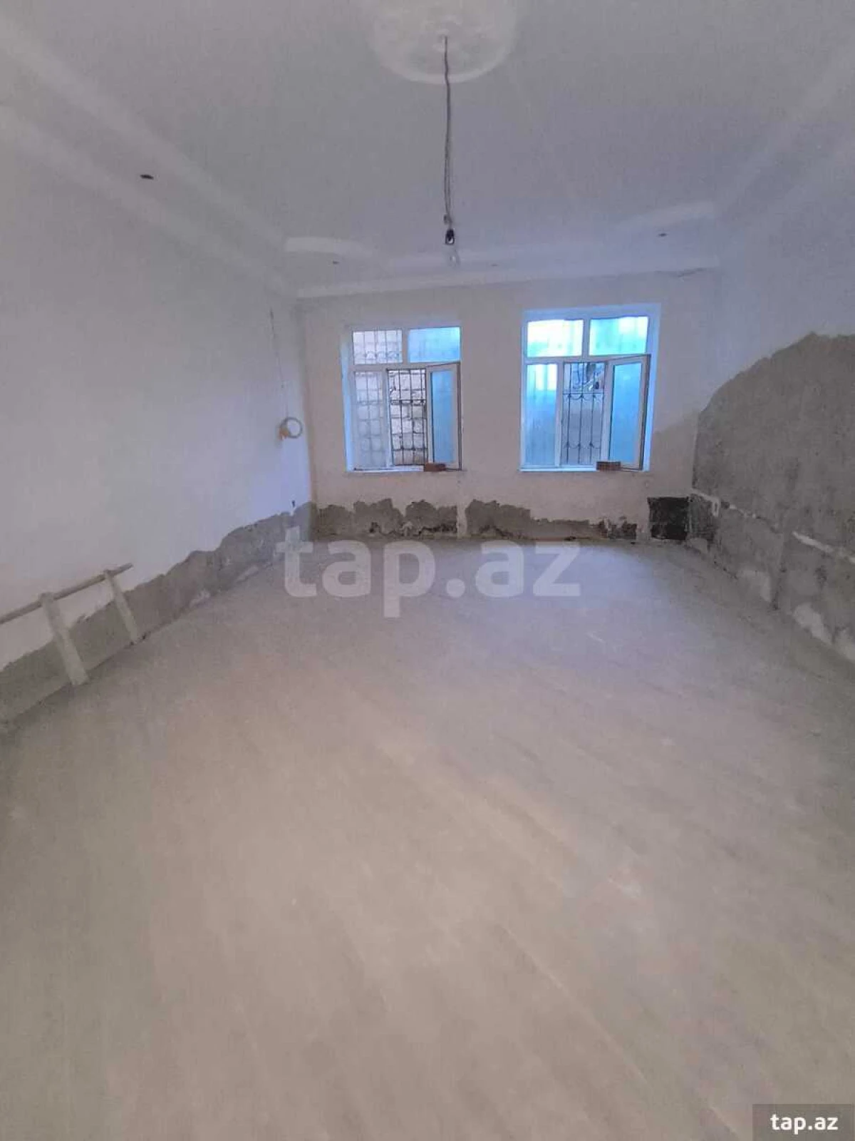 Satılır 7 otaqlı həyət evi