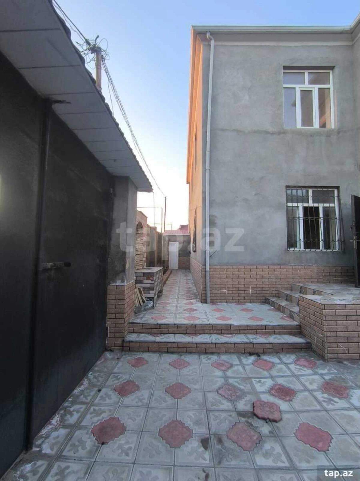Satılır 7 otaqlı həyət evi
