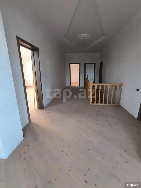 Satılır 7 otaqlı həyət evi