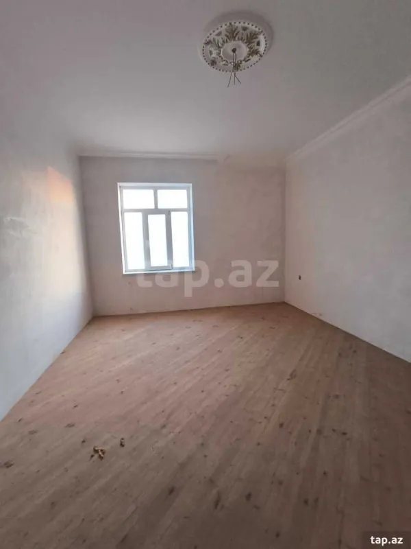 Satılır 7 otaqlı həyət evi