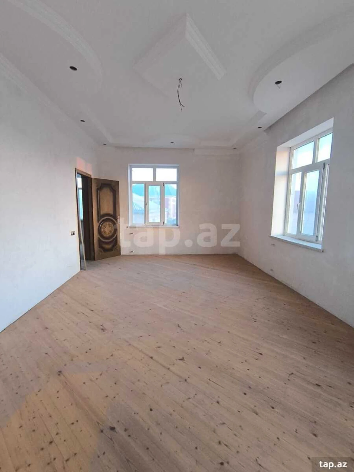 Satılır 7 otaqlı həyət evi