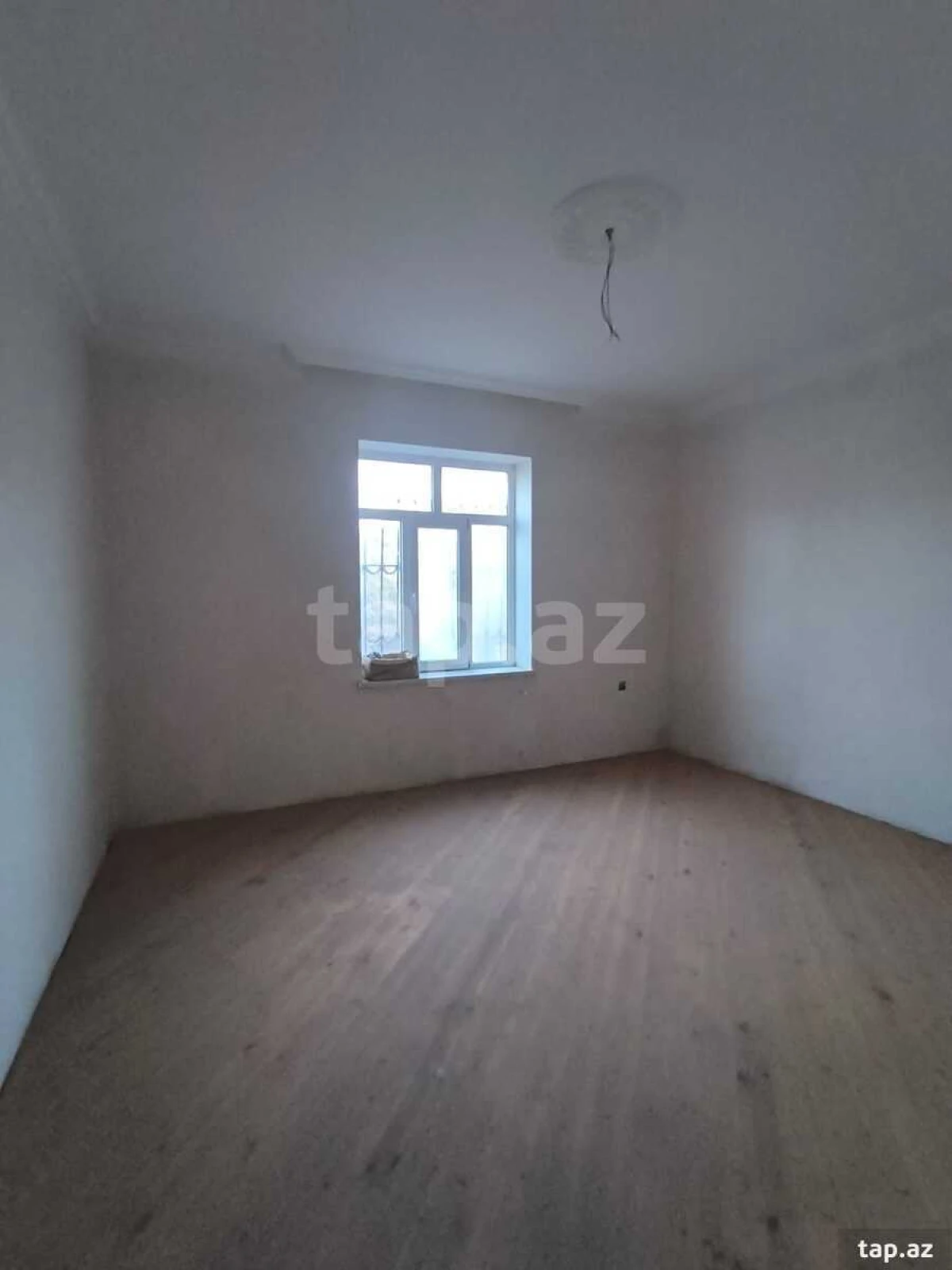 Satılır 7 otaqlı həyət evi