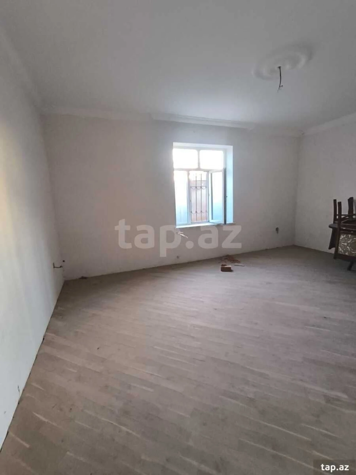 Satılır 7 otaqlı həyət evi