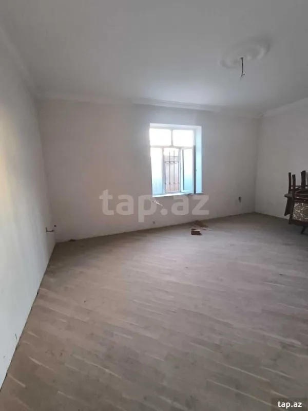 Satılır 7 otaqlı həyət evi