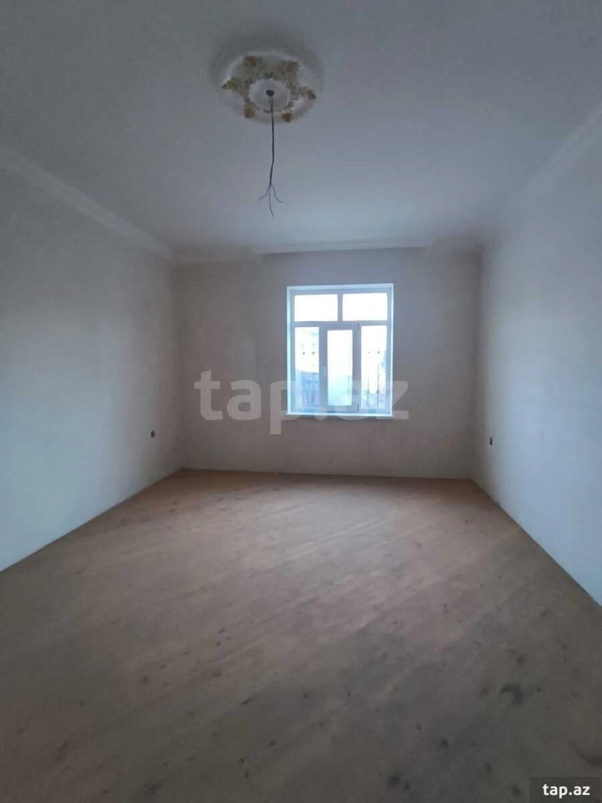 Satılır 7 otaqlı həyət evi