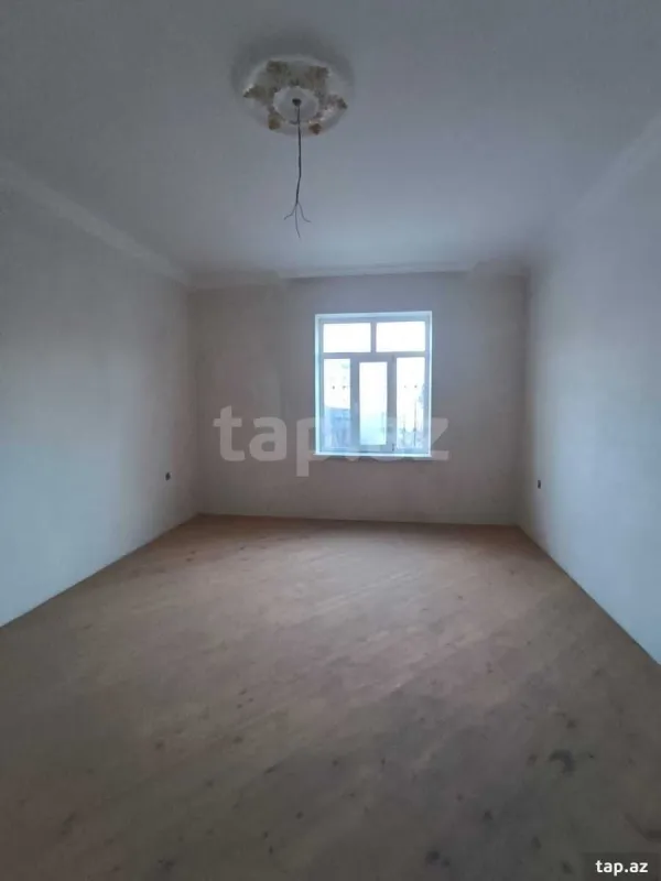 Satılır 7 otaqlı həyət evi