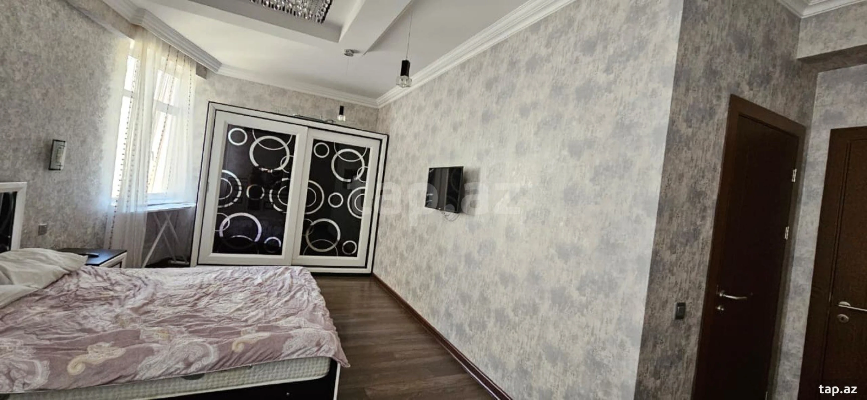 Kirayə verilir 4 otaqlı yeni tikili 180 m²