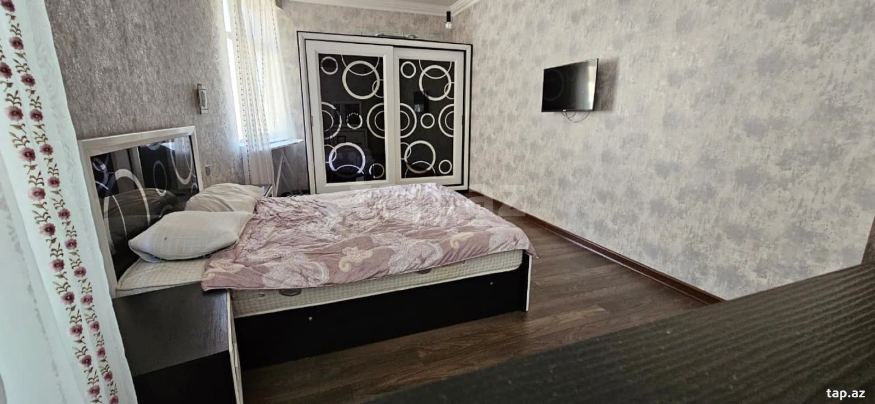 Kirayə verilir 4 otaqlı yeni tikili 180 m²