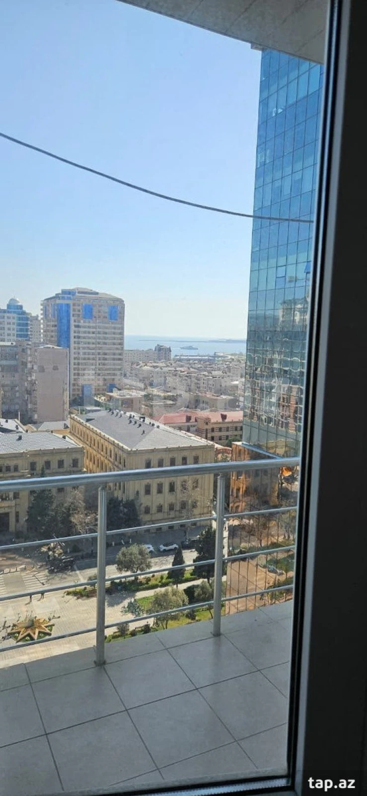 Kirayə verilir 4 otaqlı yeni tikili 180 m²