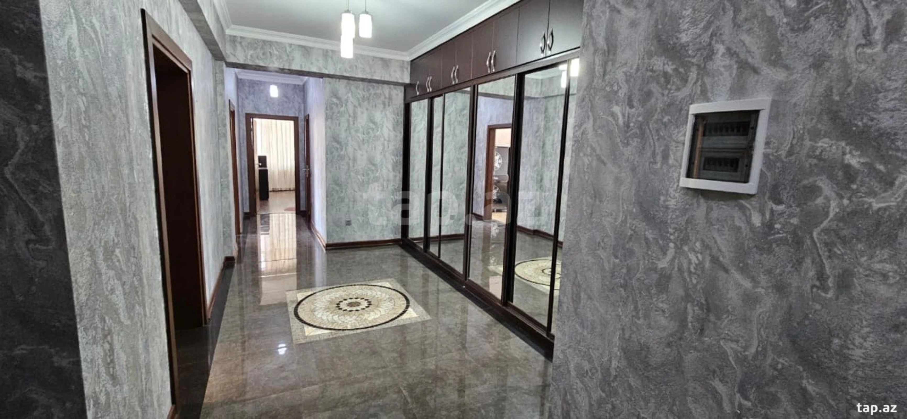 Kirayə verilir 4 otaqlı yeni tikili 180 m²