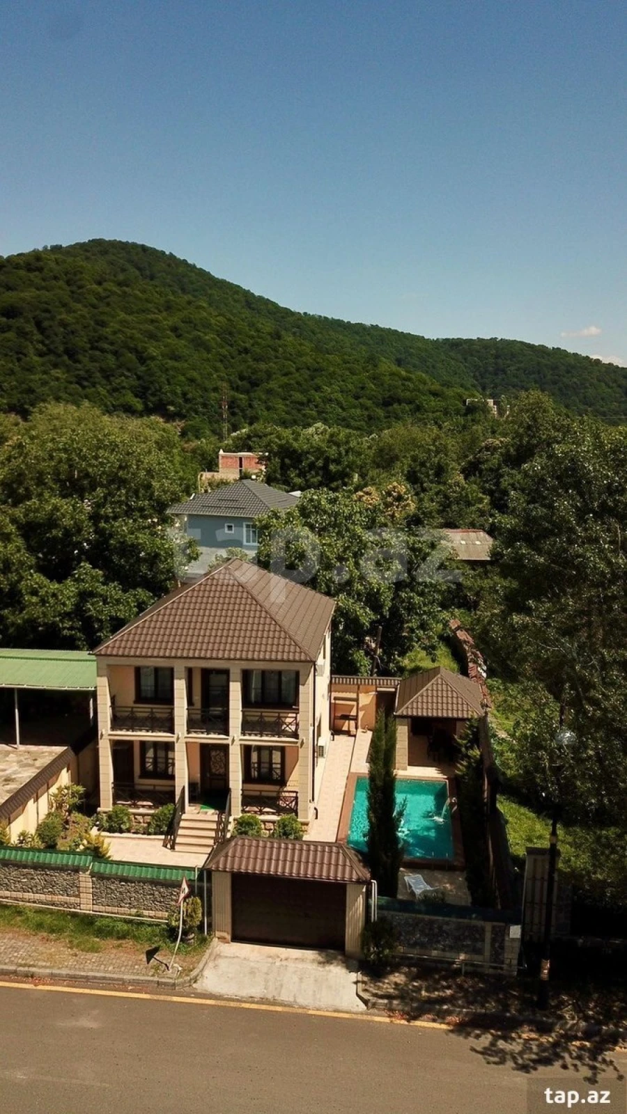 Kirayə verilir 4 otaqlı həyət evi