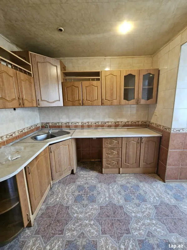 Kirayə verilir 4 otaqlı mənzil 100 m²