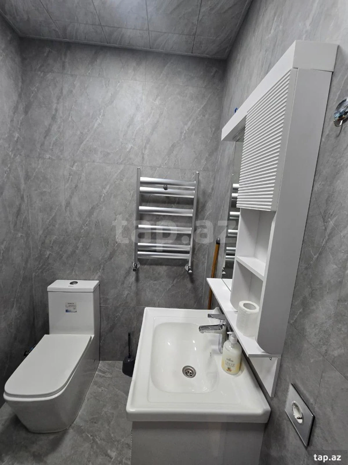 Kirayə verilir 2 otaqlı yeni tikili 75 m²