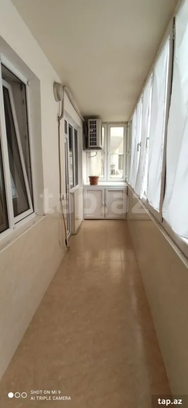 Kirayə verilir 3 otaqlı yeni tikili 155 m²