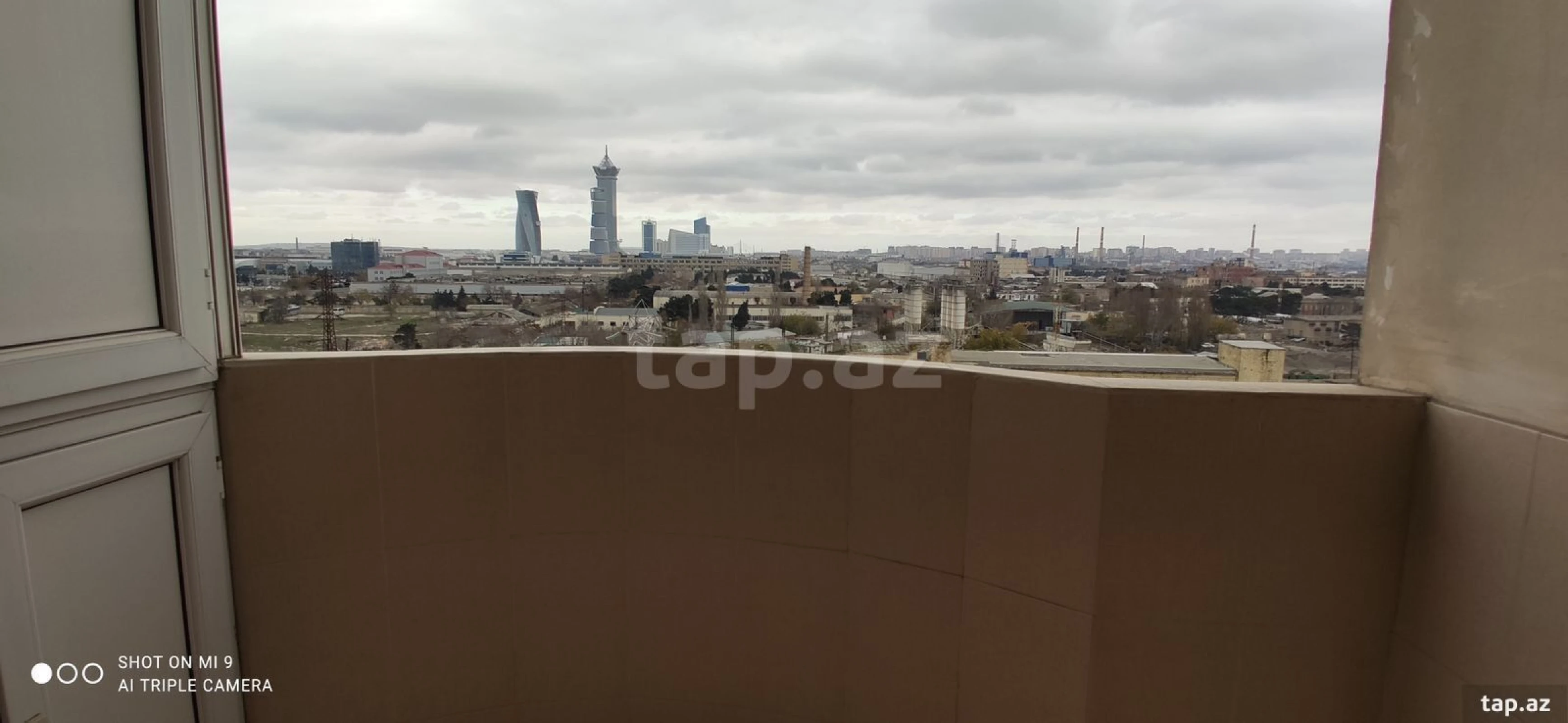 Kirayə verilir 3 otaqlı yeni tikili 155 m²