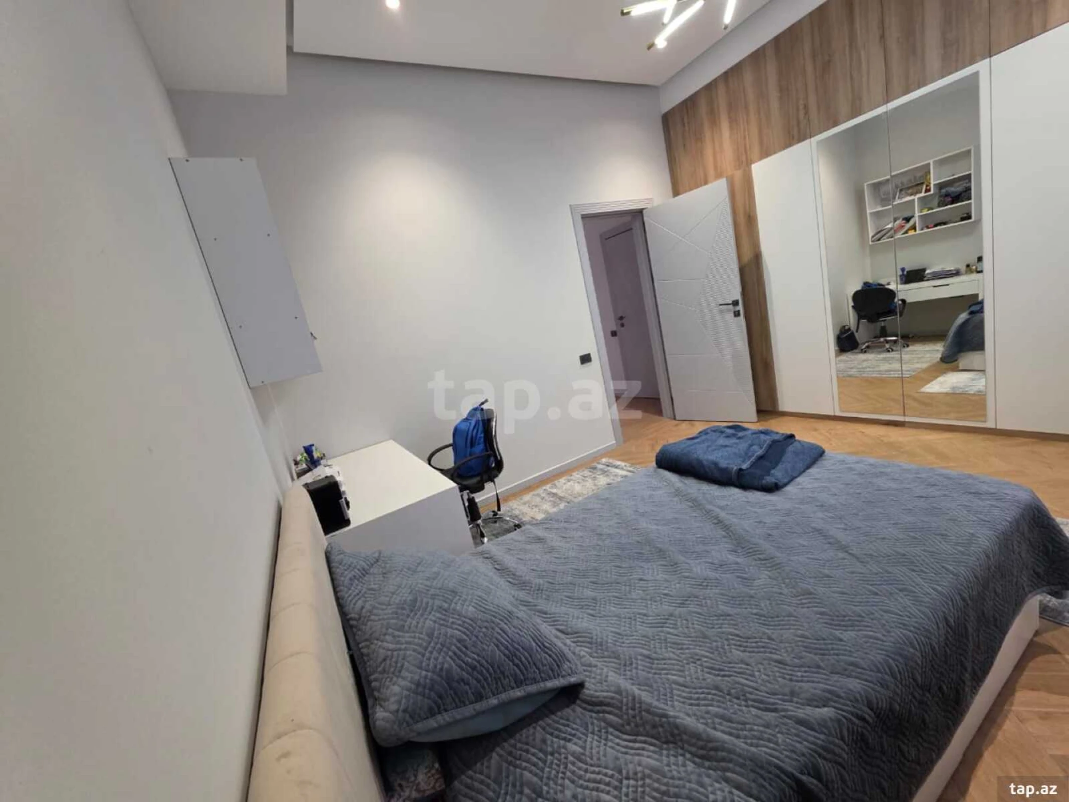 Satılır 8 otaqlı həyət evi