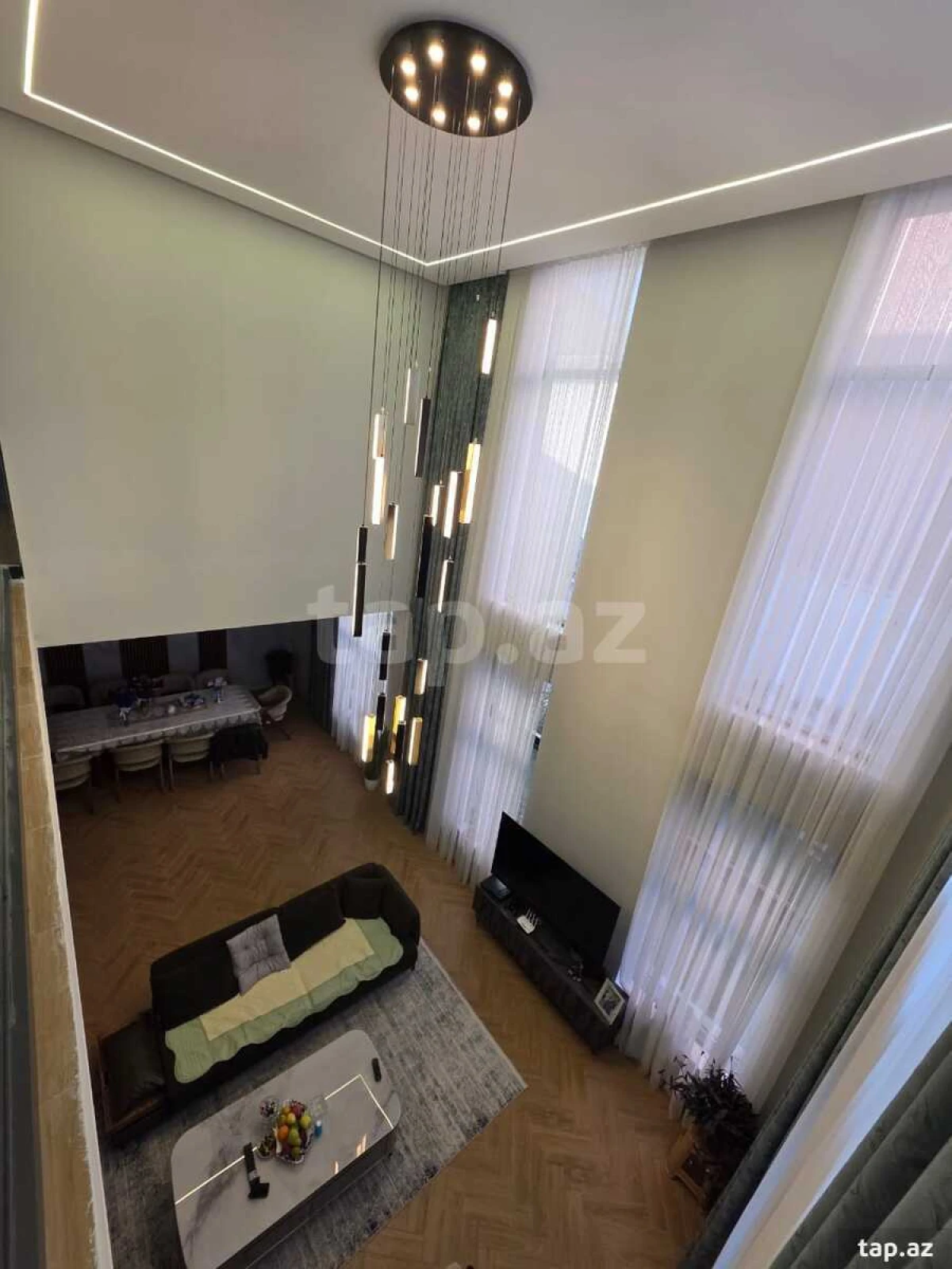 Satılır 8 otaqlı həyət evi