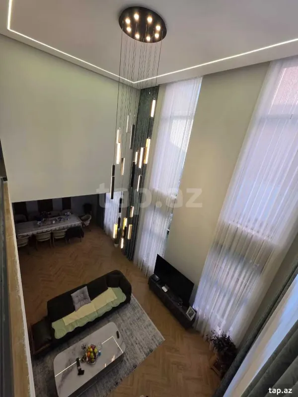 Satılır 8 otaqlı həyət evi