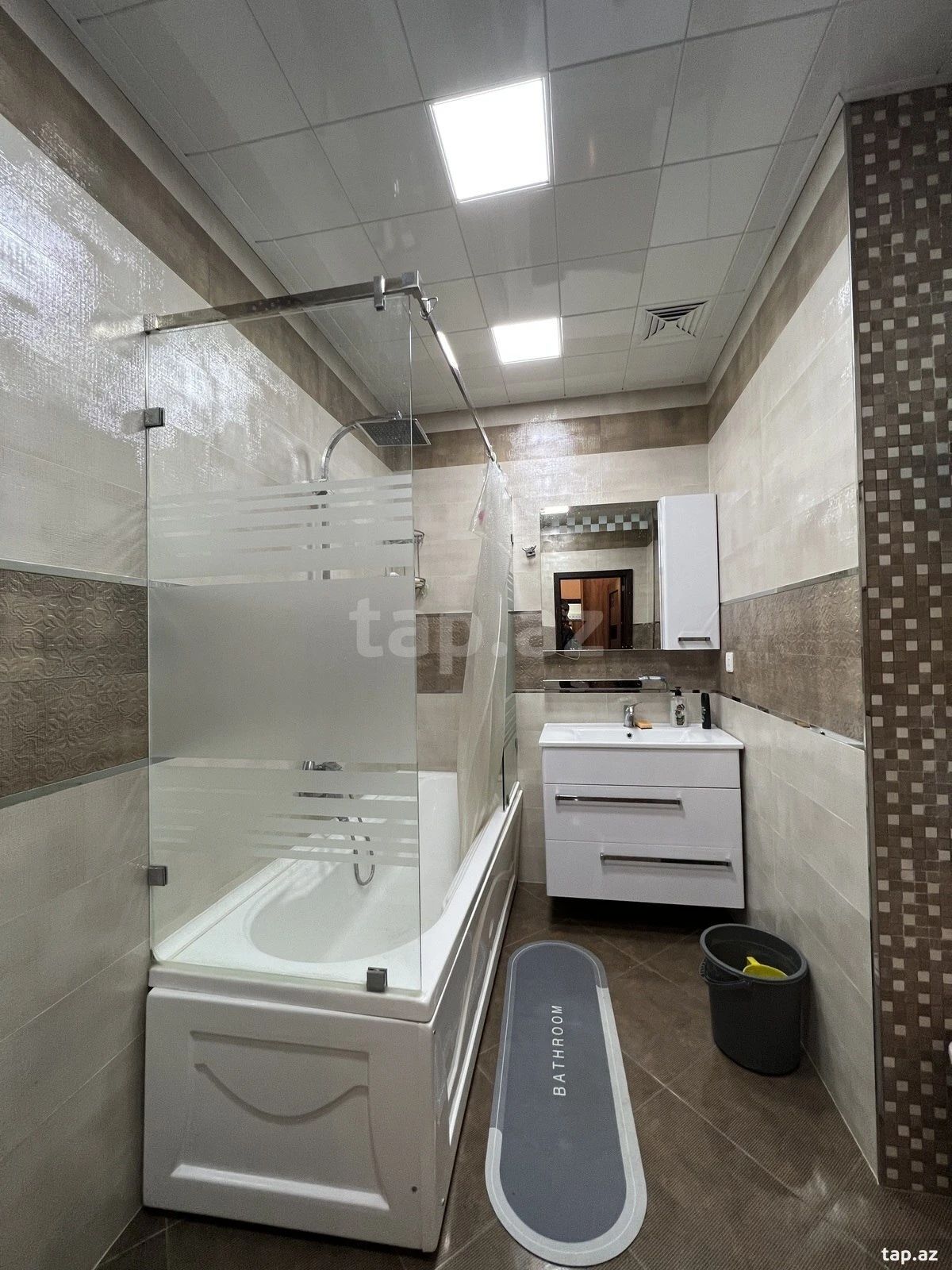 Kirayə verilir 2 otaqlı yeni tikili 65 m²