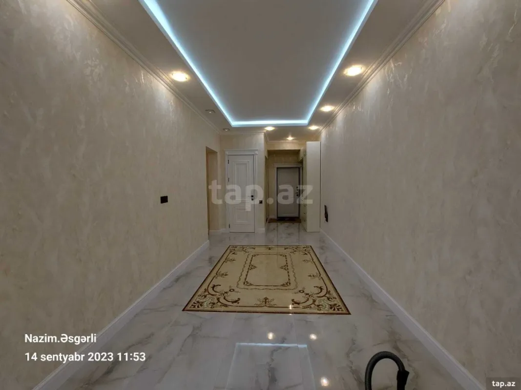 Kirayə verilir 3 otaqlı yeni tikili 130 m²