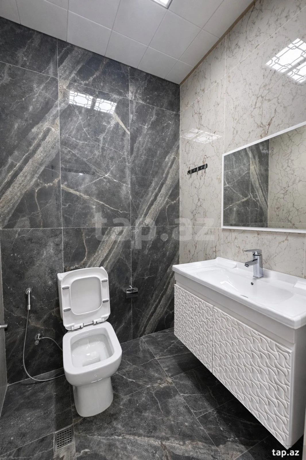 Satılır 2 otaqlı yeni tikili 62 m²