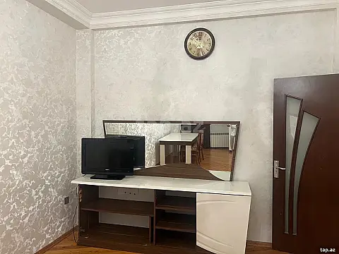 Kirayə verilir 2 otaqlı yeni tikili 70 m²