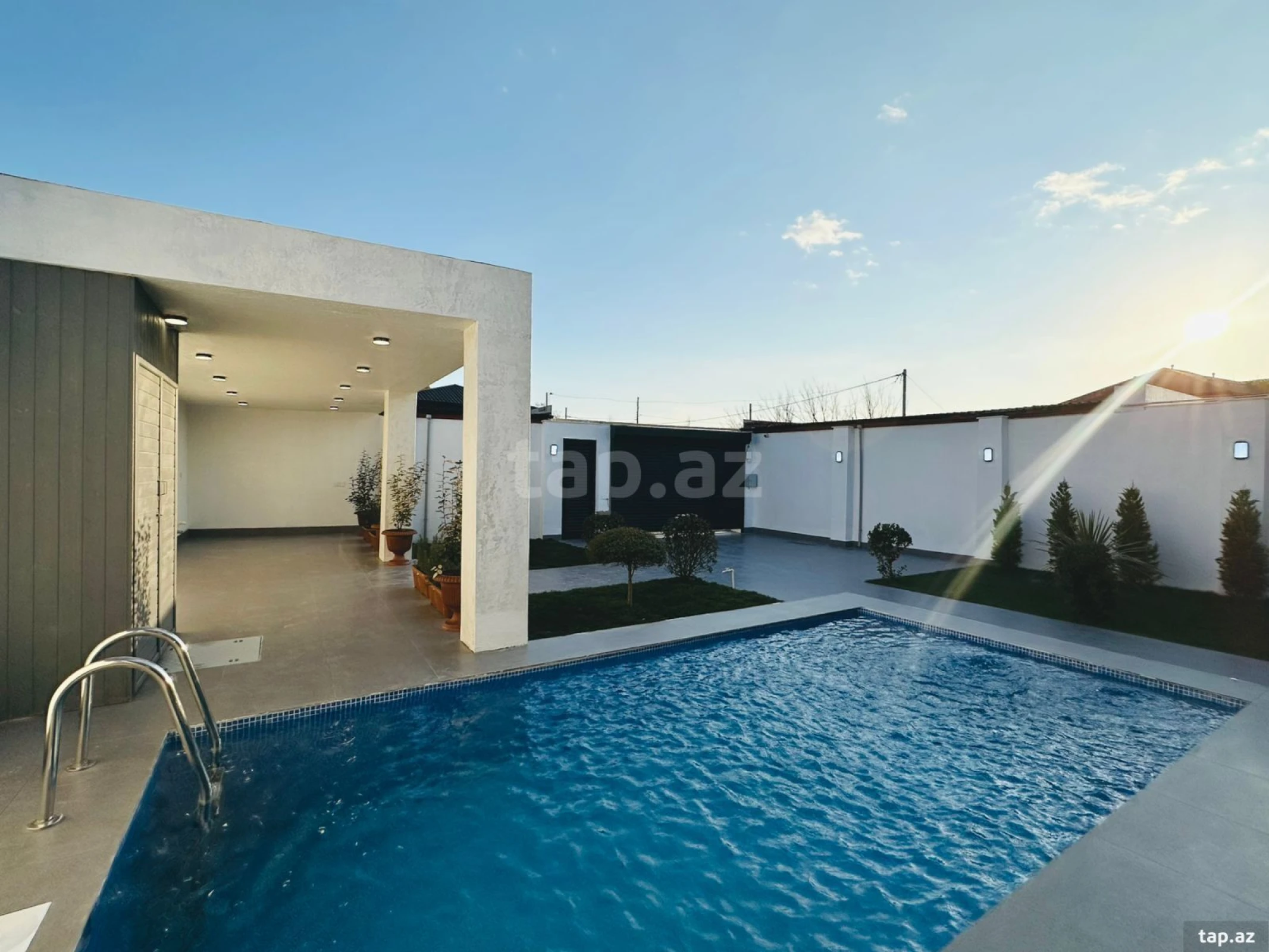 Satılır 4 otaqlı həyət evi